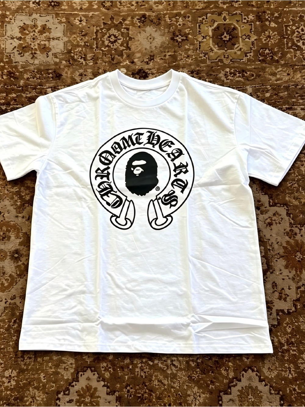Gothic Horseshoe Ape Head White Streetwear Graphic Womens Mens T-shirt Unisex